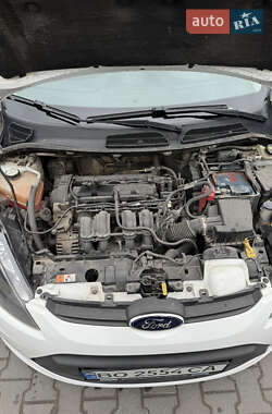 Хэтчбек Ford Fiesta 2012 в 