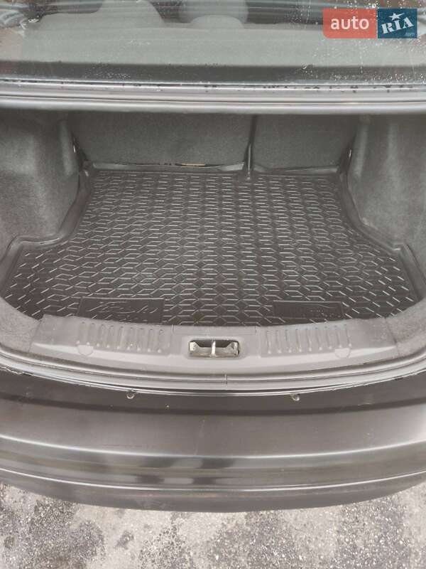 Седан Ford Fiesta 2014 в Харькове фото 2 Седан Ford Fiesta 2014 в Харькове