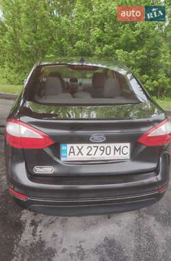 Седан Ford Fiesta 2014 в 