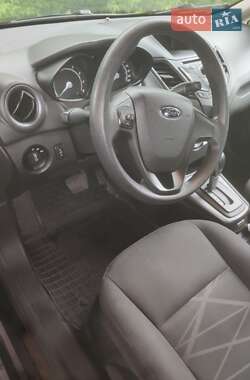 Седан Ford Fiesta 2014 в 