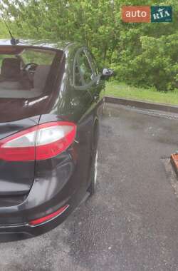 Седан Ford Fiesta 2014 в 