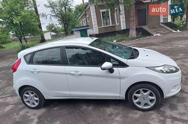 Хетчбек Ford Fiesta 2011 в 