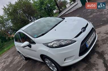 Хетчбек Ford Fiesta 2011 в 