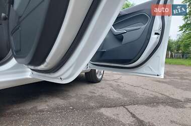 Хетчбек Ford Fiesta 2011 в 