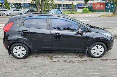 Хэтчбек Ford Fiesta 2012 в 
