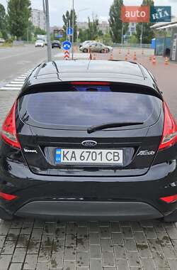 Хэтчбек Ford Fiesta 2012 в 
