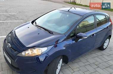 Хетчбек Ford Fiesta 2011 в 