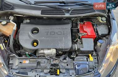 Хетчбек Ford Fiesta 2011 в 