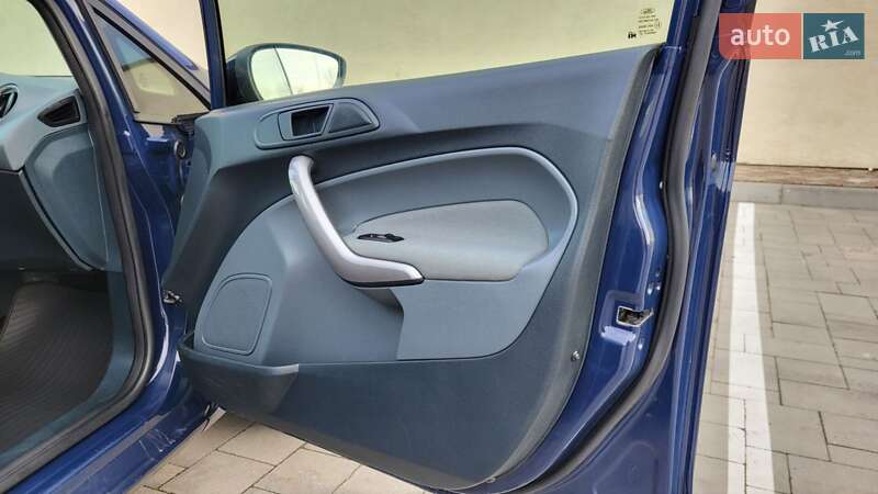 Хэтчбек Ford Fiesta 2011 в Стрые