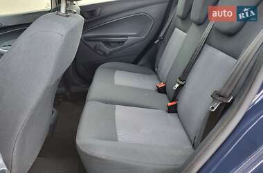 Хетчбек Ford Fiesta 2011 в 