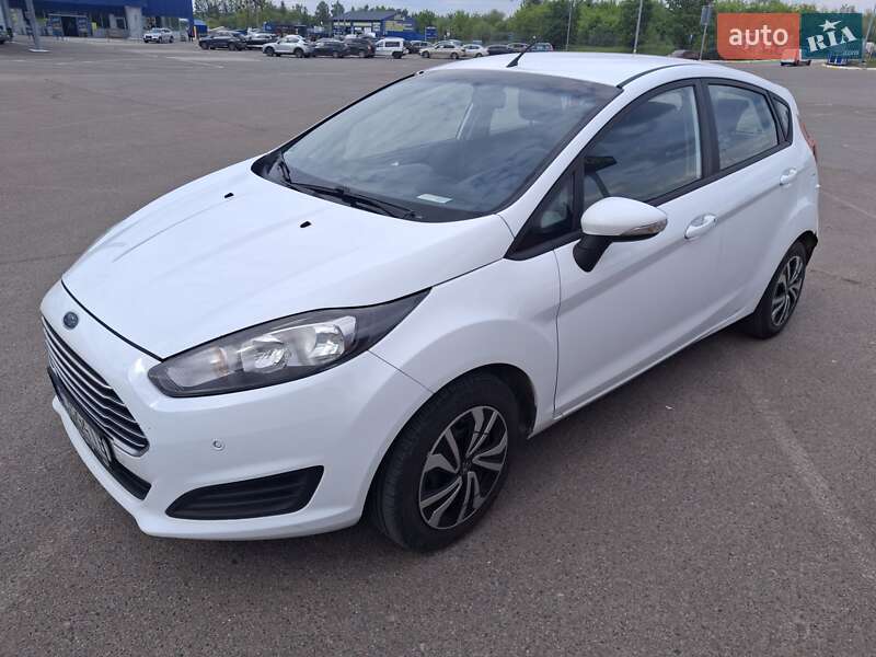 Хэтчбек Ford Fiesta 2013 в 