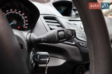 Хэтчбек Ford Fiesta 2017 в 