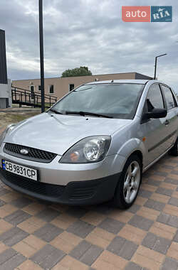 Хэтчбек Ford Fiesta 2007 в 