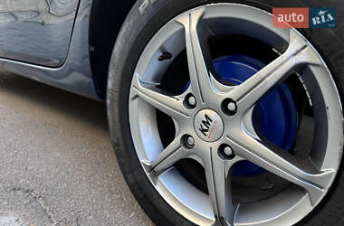 Хэтчбек Ford Fiesta 2013 в 