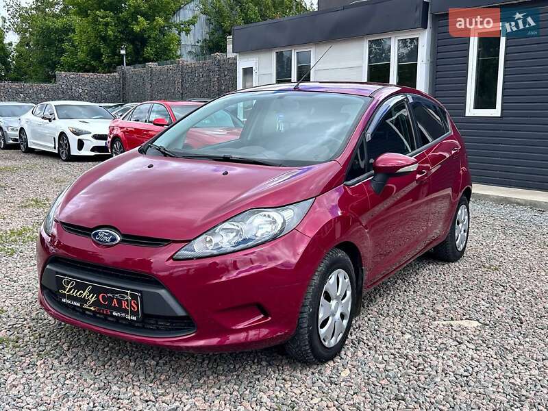 Хэтчбек Ford Fiesta 2011 в 