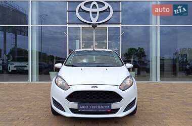 Хэтчбек Ford Fiesta 2016 в 