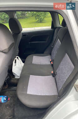Хэтчбек Ford Fiesta 2007 в 