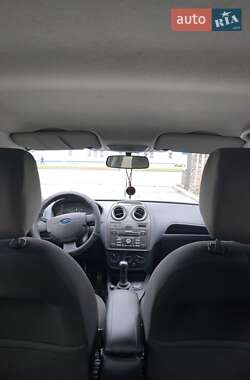 Хэтчбек Ford Fiesta 2008 в 