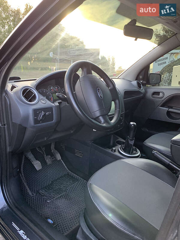 Хэтчбек Ford Fiesta 2007 в Первомайске