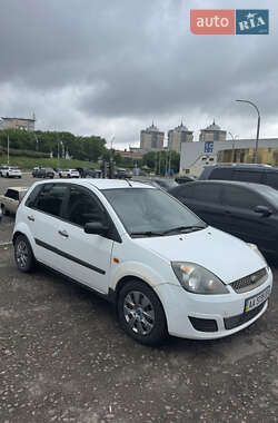 Хэтчбек Ford Fiesta 2007 в 