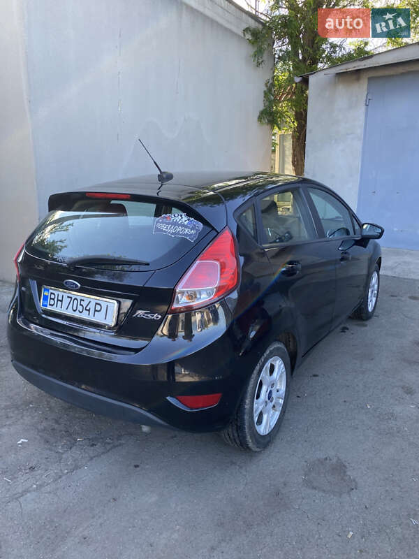 Хэтчбек Ford Fiesta 2016 в Одессе