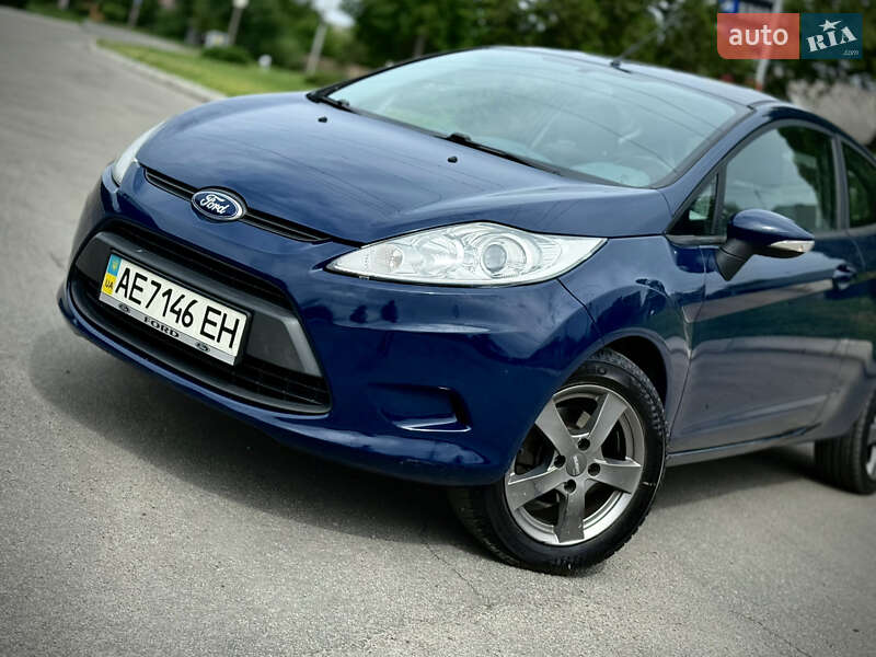 Хетчбек Ford Fiesta 2008 в Кам'янському