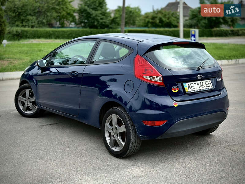 Хетчбек Ford Fiesta 2008 в Кам'янському