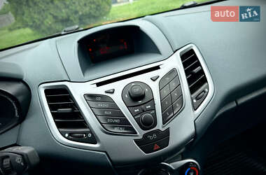 Хэтчбек Ford Fiesta 2008 в 