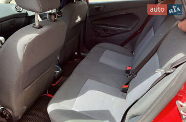 Хэтчбек Ford Fiesta 2012 в 