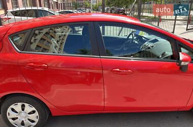 Хэтчбек Ford Fiesta 2012 в 