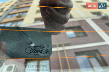 Хэтчбек Ford Fiesta 2012 в 