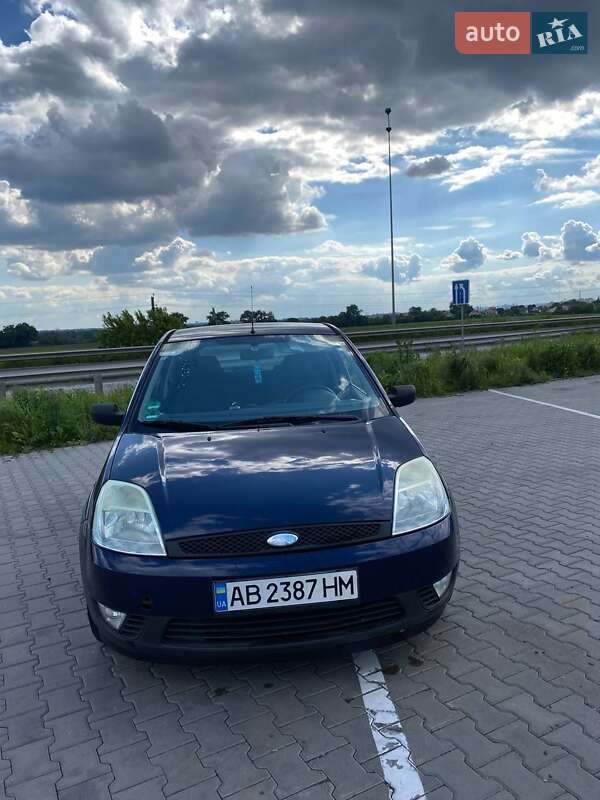 Хэтчбек Ford Fiesta 2004 в Виннице