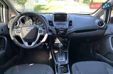 Хэтчбек Ford Fiesta 2019 в 