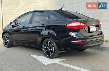 Седан Ford Fiesta 2016 в 