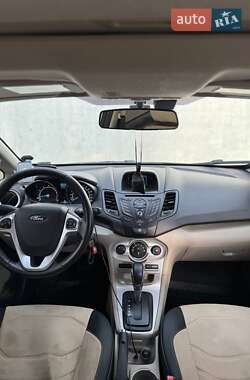 Седан Ford Fiesta 2016 в 