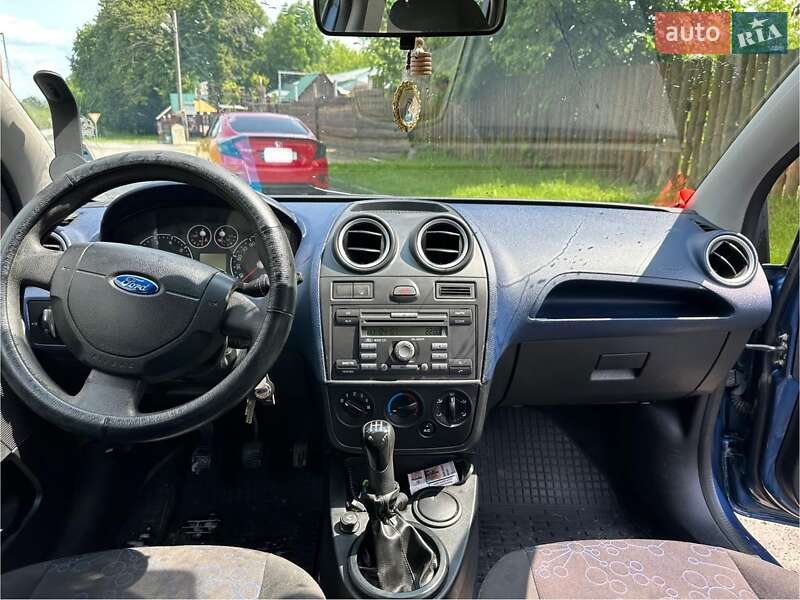 Хетчбек Ford Fiesta 2007 в 