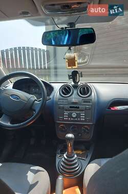 Хэтчбек Ford Fiesta 2007 в 