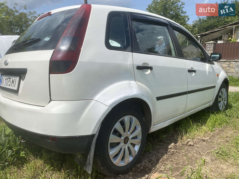 Хэтчбек Ford Fiesta 2004 в Виннице