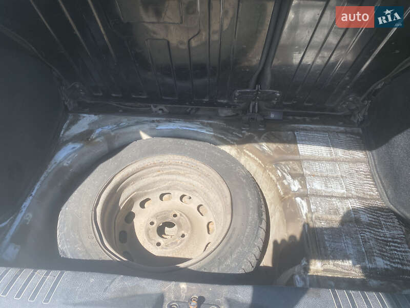 Хэтчбек Ford Fiesta 2004 в Виннице