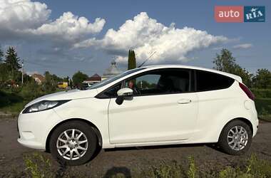 Хэтчбек Ford Fiesta 2011 в 
