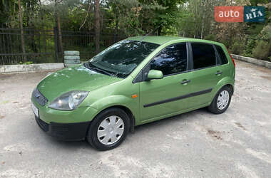 Хетчбек Ford Fiesta 2006 в 