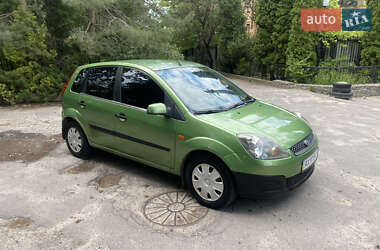 Хетчбек Ford Fiesta 2006 в 