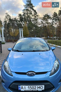 Хэтчбек Ford Fiesta 2011 в 
