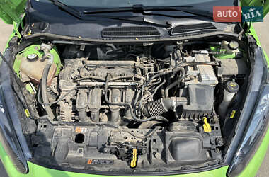 Седан Ford Fiesta 2014 в 