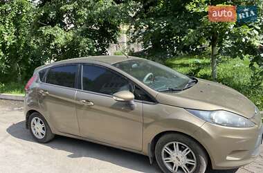 Хетчбек Ford Fiesta 2012 в 