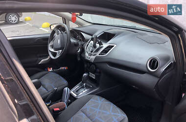 Седан Ford Fiesta 2012 в 