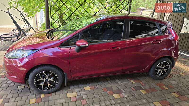 Хетчбек Ford Fiesta 2011 в Дніпрі