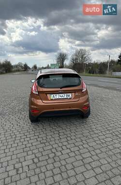 Хетчбек Ford Fiesta 2013 в 
