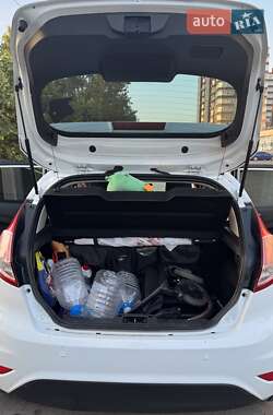 Хэтчбек Ford Fiesta 2012 в 