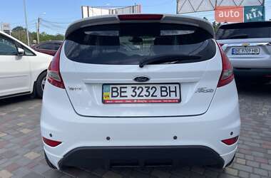 Хэтчбек Ford Fiesta 2011 в 